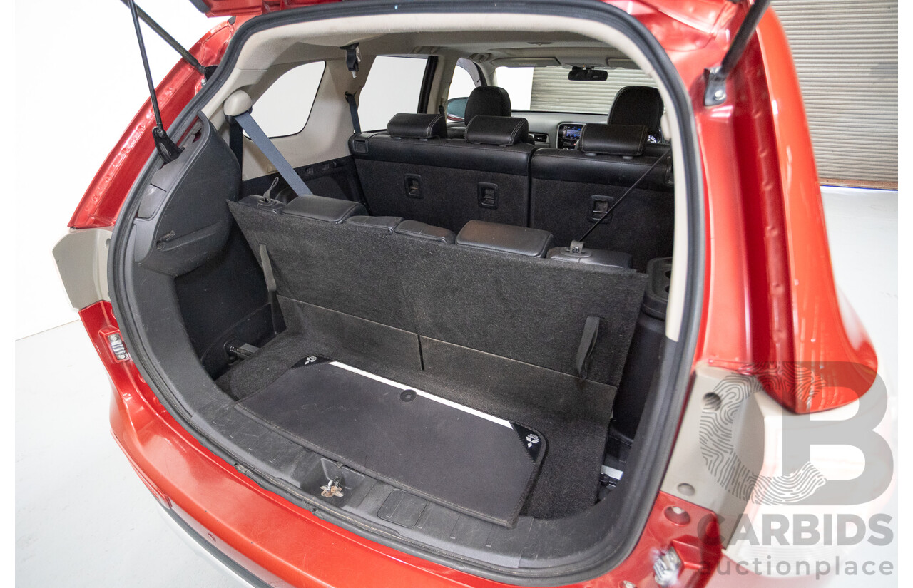 11/2014 Mitsubishi Outlander Aspire (AWD) ZJ MY14.5 4D Wagon Rally Red Metallic Turbo Diesel 2.3L