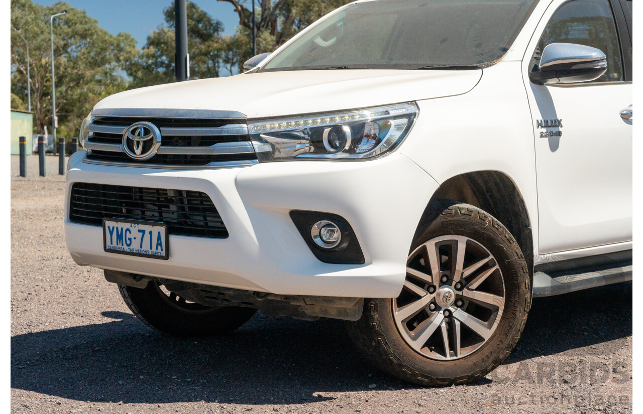 12/2017 Toyota Hilux SR5 (4x4) GUN126R Dual Cab Utility Glacier White Turbo Diesel 2.8L