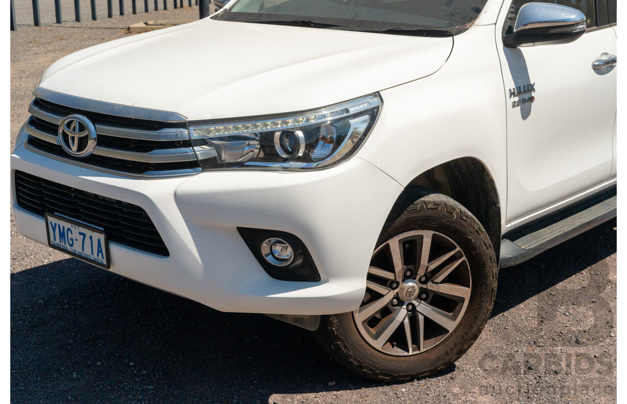 12/2017 Toyota Hilux SR5 (4x4) GUN126R Dual Cab Utility Glacier White Turbo Diesel 2.8L