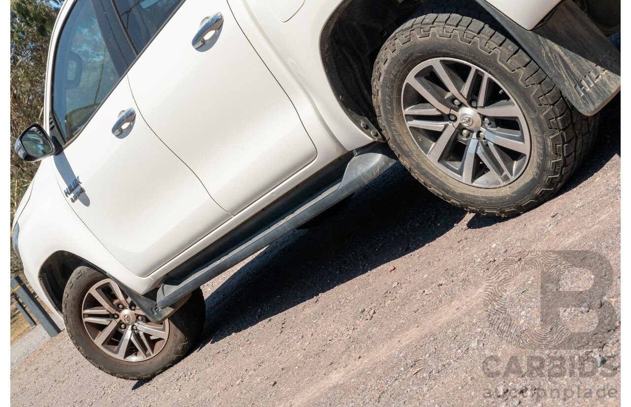 12/2017 Toyota Hilux SR5 (4x4) GUN126R Dual Cab Utility Glacier White Turbo Diesel 2.8L