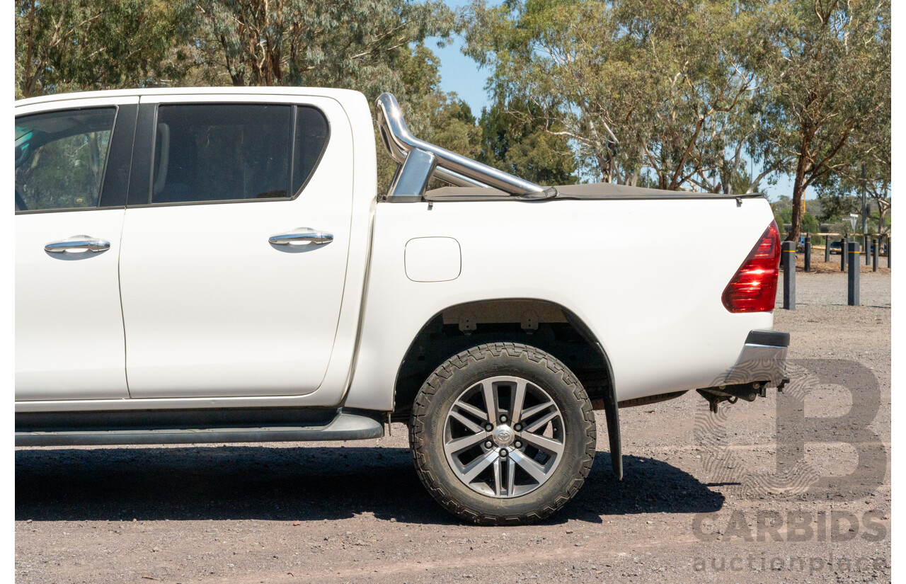 12/2017 Toyota Hilux SR5 (4x4) GUN126R Dual Cab Utility Glacier White Turbo Diesel 2.8L