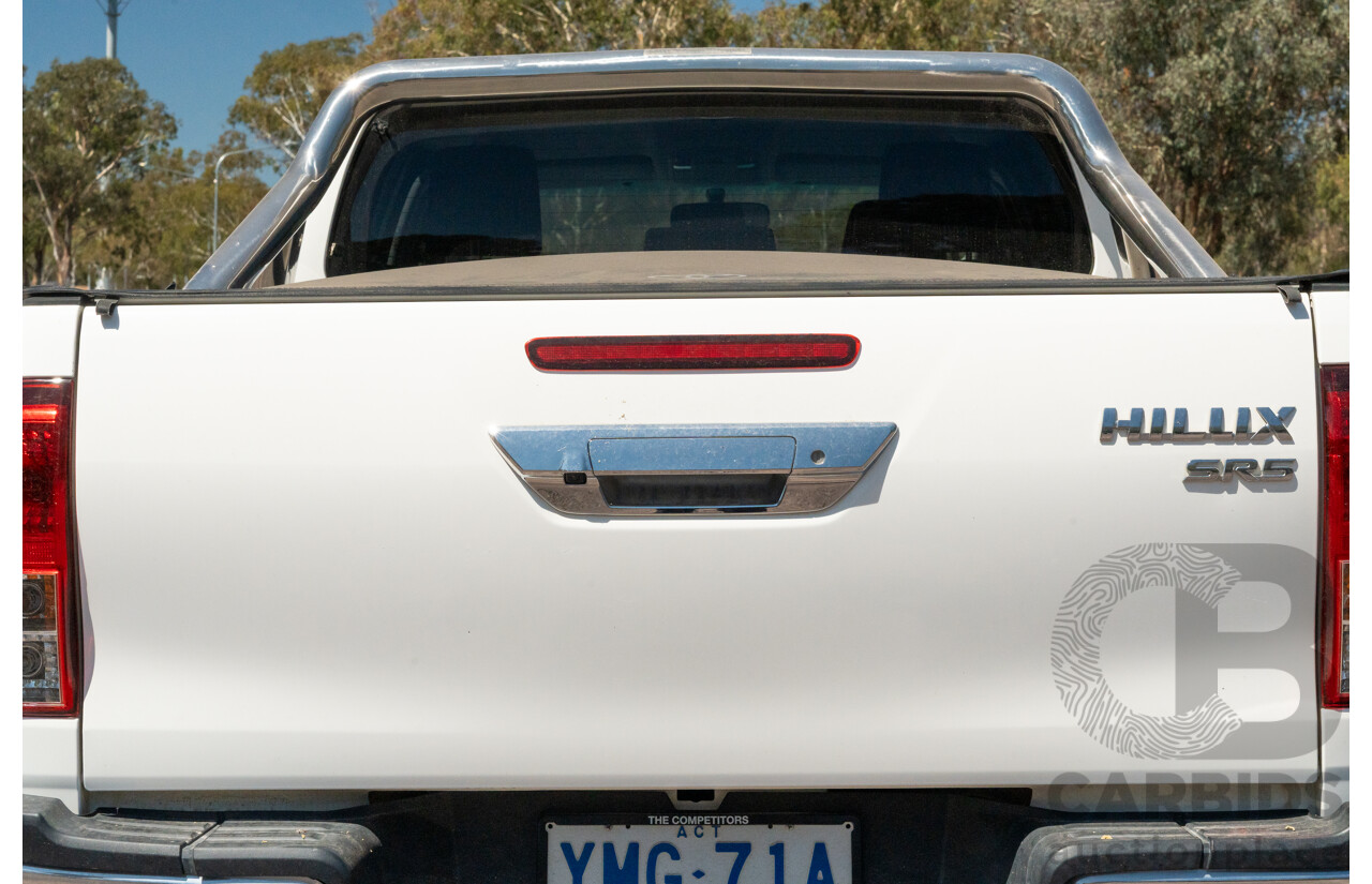 12/2017 Toyota Hilux SR5 (4x4) GUN126R Dual Cab Utility Glacier White Turbo Diesel 2.8L