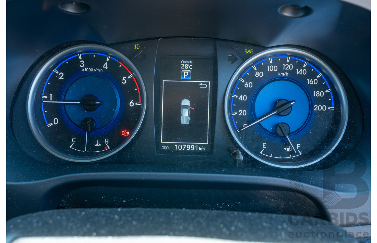 12/2017 Toyota Hilux SR5 (4x4) GUN126R Dual Cab Utility Glacier White Turbo Diesel 2.8L