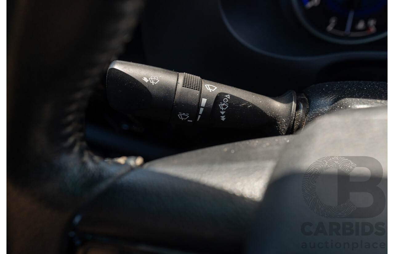 12/2017 Toyota Hilux SR5 (4x4) GUN126R Dual Cab Utility Glacier White Turbo Diesel 2.8L