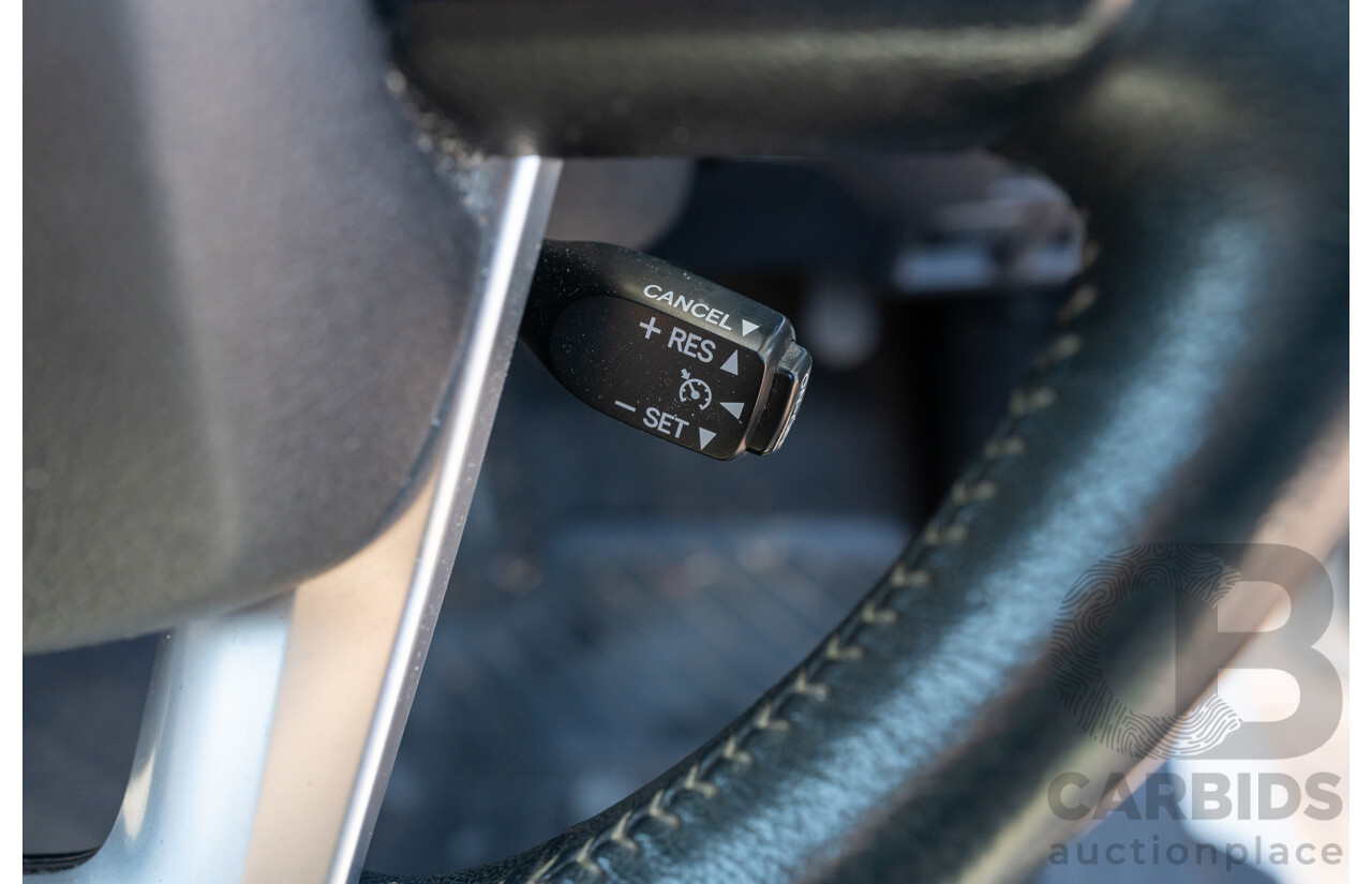 12/2017 Toyota Hilux SR5 (4x4) GUN126R Dual Cab Utility Glacier White Turbo Diesel 2.8L