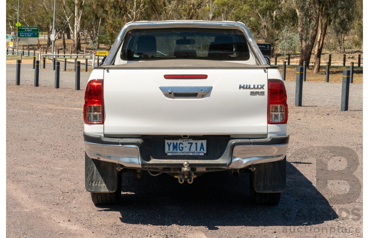 12/2017 Toyota Hilux SR5 (4x4) GUN126R Dual Cab Utility Glacier White Turbo Diesel 2.8L