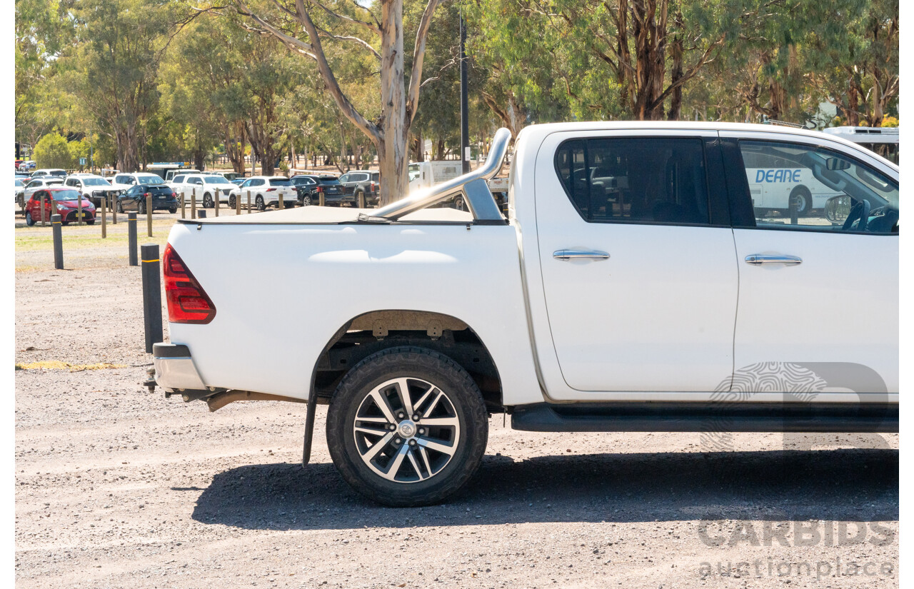 12/2017 Toyota Hilux SR5 (4x4) GUN126R Dual Cab Utility Glacier White Turbo Diesel 2.8L