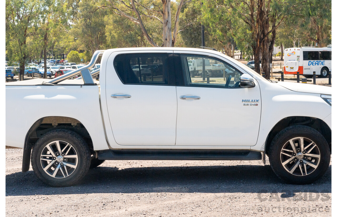 12/2017 Toyota Hilux SR5 (4x4) GUN126R Dual Cab Utility Glacier White Turbo Diesel 2.8L