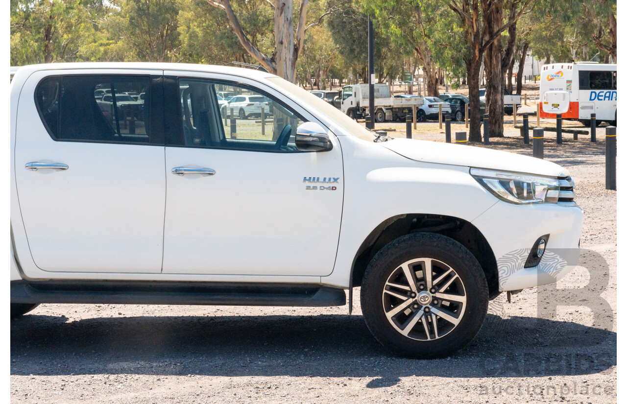 12/2017 Toyota Hilux SR5 (4x4) GUN126R Dual Cab Utility Glacier White Turbo Diesel 2.8L