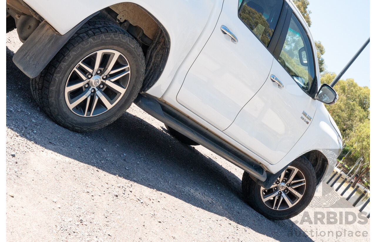 12/2017 Toyota Hilux SR5 (4x4) GUN126R Dual Cab Utility Glacier White Turbo Diesel 2.8L