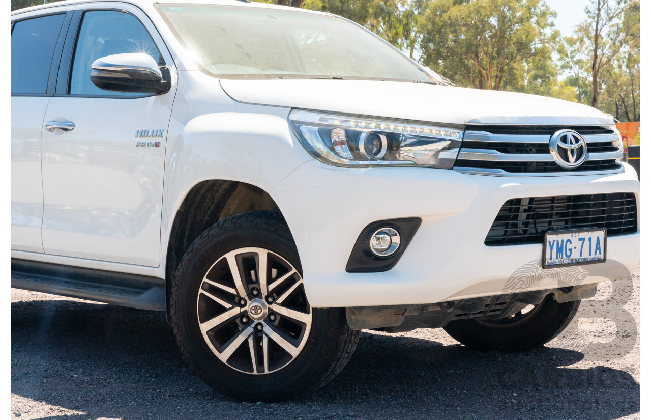 12/2017 Toyota Hilux SR5 (4x4) GUN126R Dual Cab Utility Glacier White Turbo Diesel 2.8L