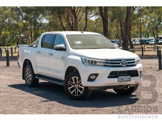 12/2017 Toyota Hilux SR5 (4x4) GUN126R Dual Cab Utility Glacier White Turbo Diesel 2.8L