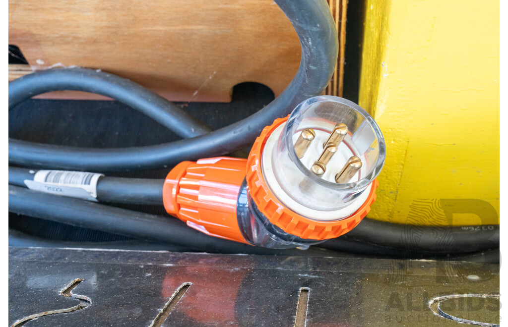 Austredex Large Heavy Duty Commerical Treadmill