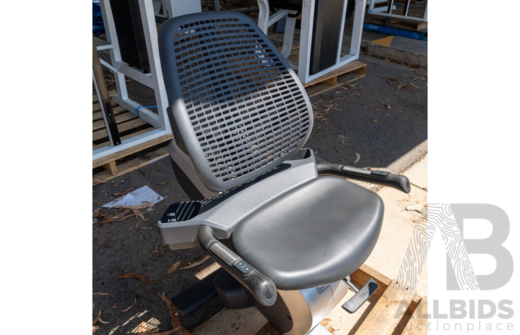 11/2014 Freemotion Commercial Recumbent Bike