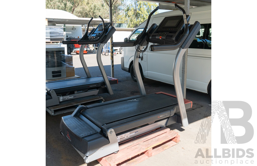 11/2016 Freemotion 11.9 Incline Trainer Commercial Treadmill