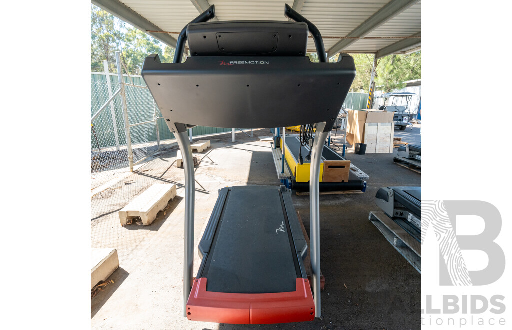 11/2016 Freemotion 11.9 Incline Trainer Commercial Treadmill