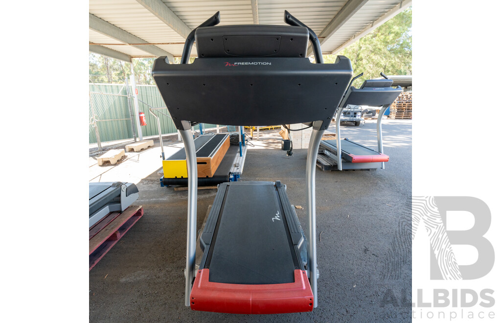 11/2016 Freemotion 11.9 Incline Trainer Commercial Treadmill
