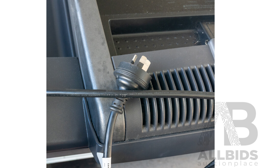 11/2016 Freemotion 11.9 Incline Trainer Commercial Treadmill