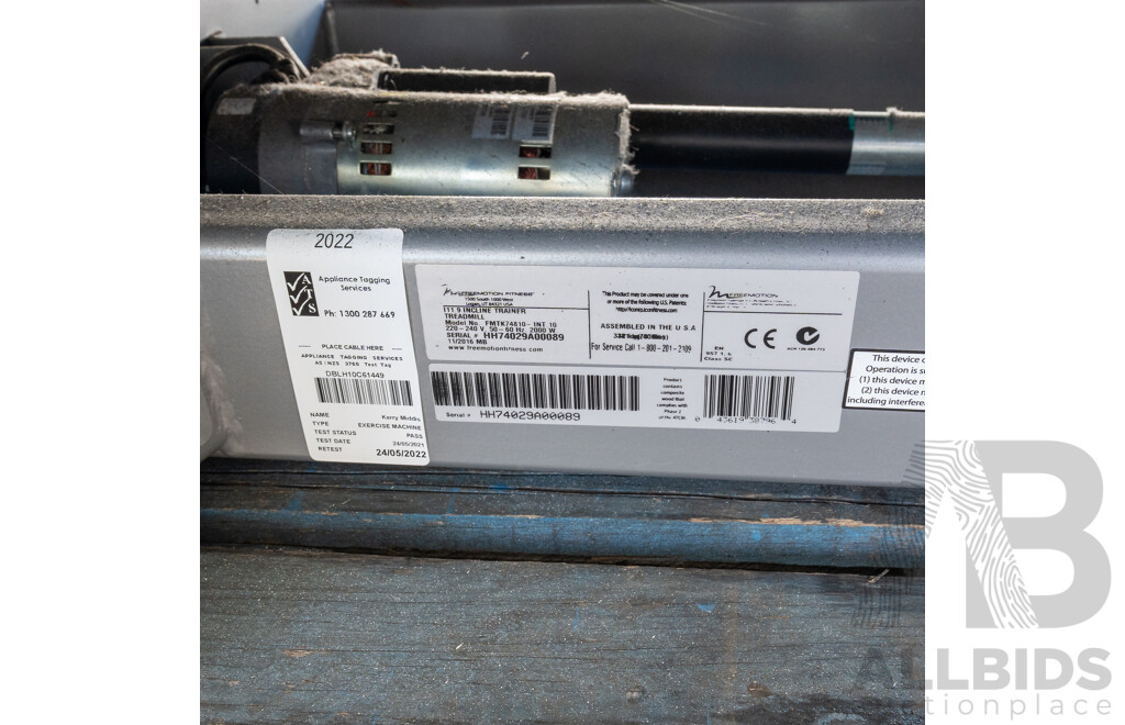 11/2016 Freemotion 11.9 Incline Trainer Commercial Treadmill