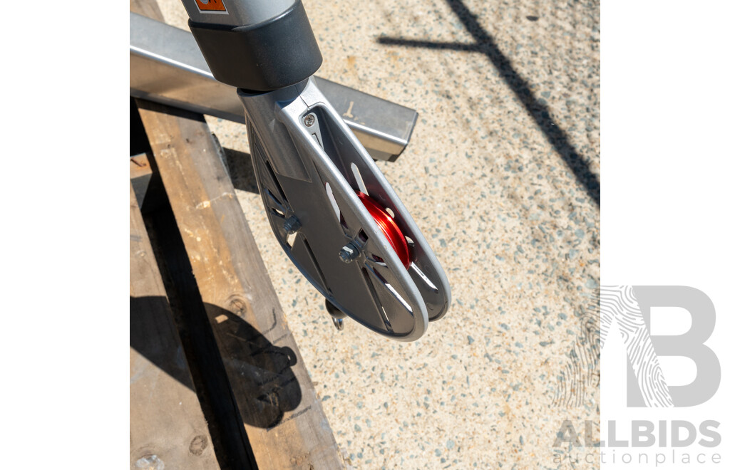 06/2016 Freemotion Commercial Dual Cable Cross