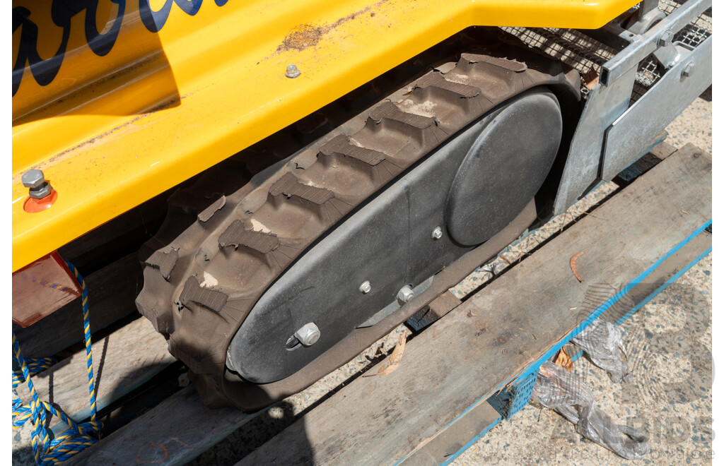 Barracuda Walk Behind Beach / Sand Cleaner