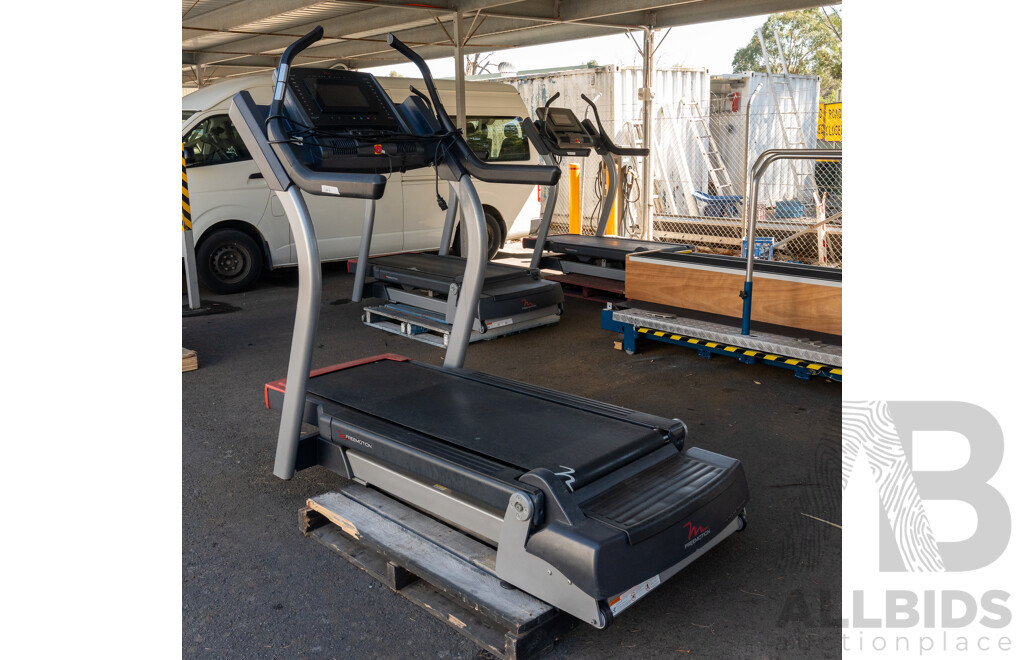 11/2016 Freemotion 11.9 Incline Trainer Commercial Treadmill