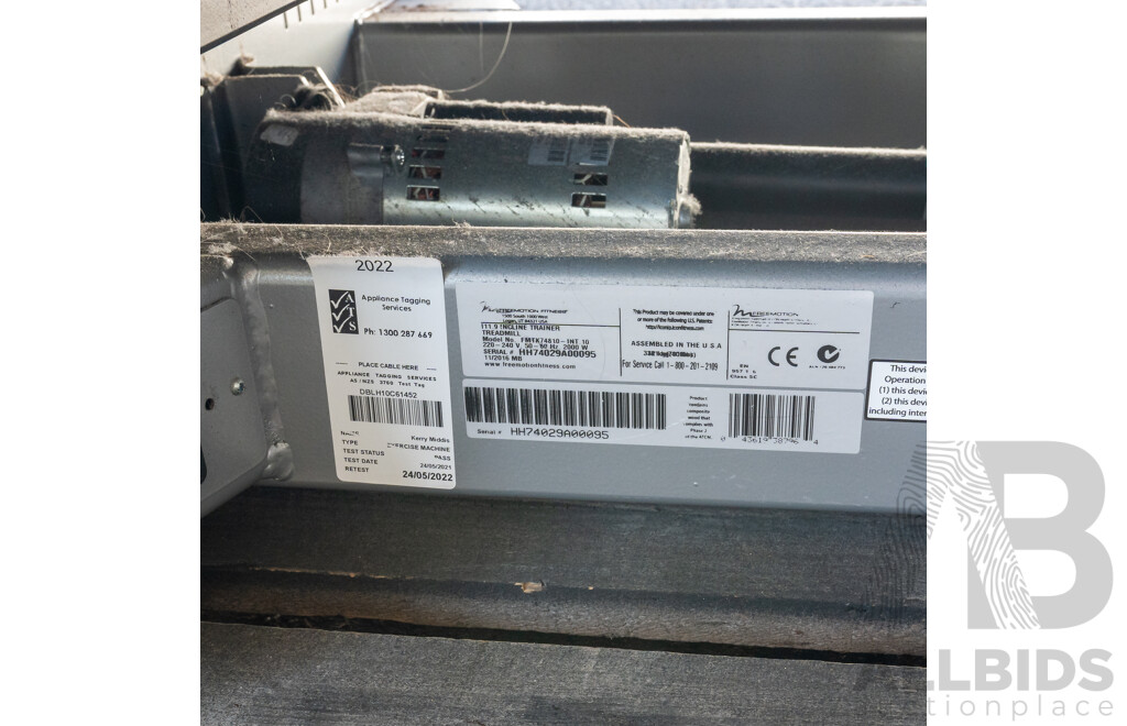 11/2016 Freemotion 11.9 Incline Trainer Commercial Treadmill