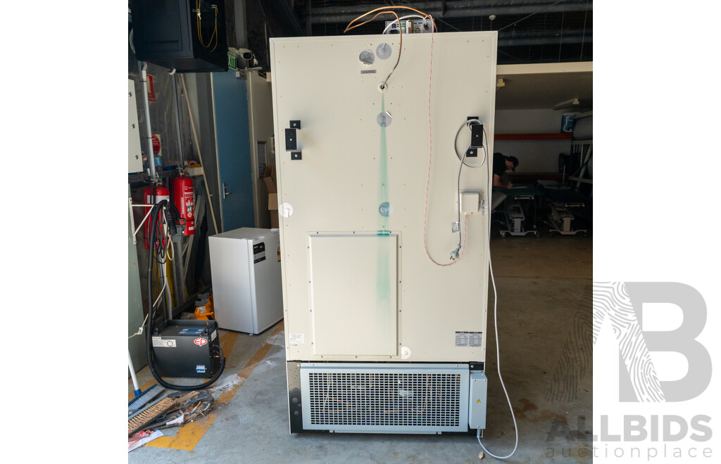 Sanyo VIP Series Ultra Low Freezer MDF-U74V