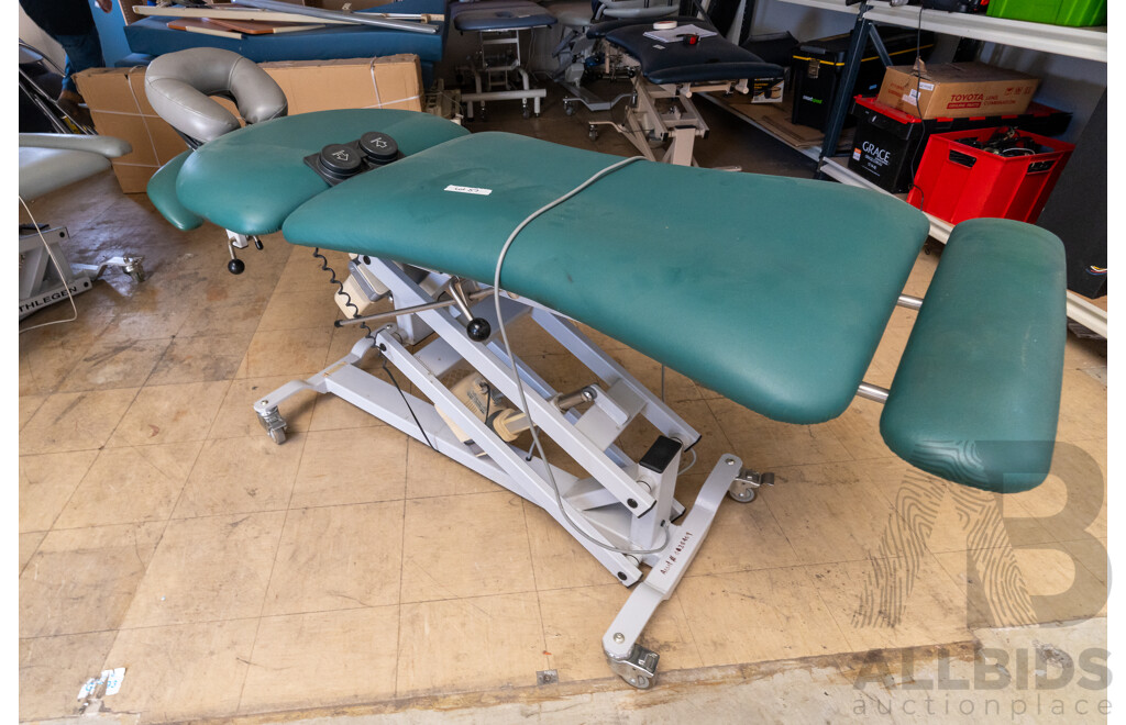 Athlegen Electric Body Work Table Green