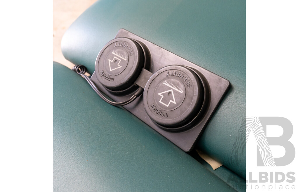 Athlegen Electric Body Work Table Green