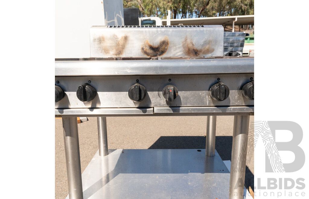 Moffatt 6 Burner Commerical Stainless Steel Cooktop on Bench