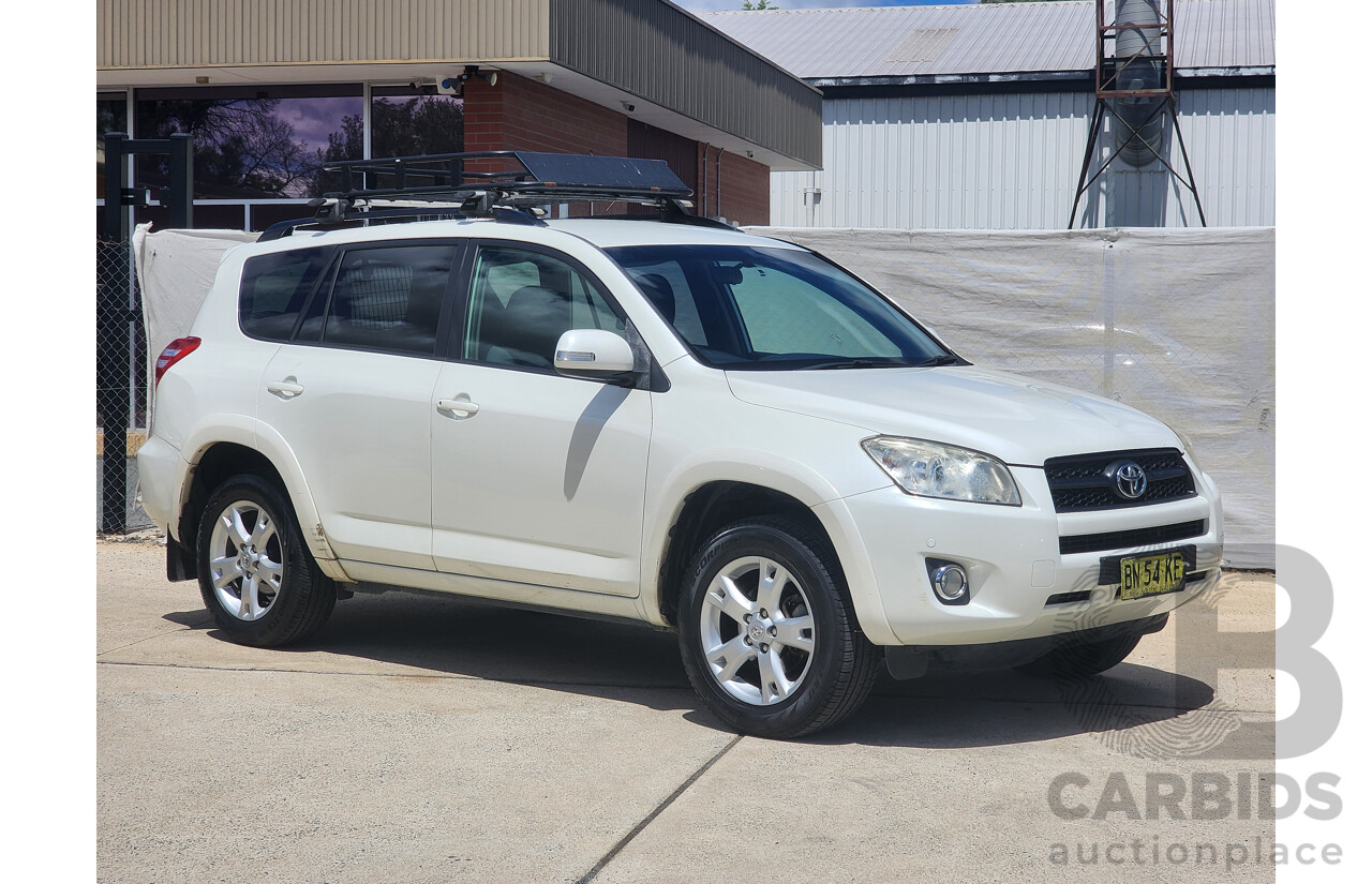 11/2011 Toyota Rav4 Cruiser (4x4) ACA33R 08 UPGRADE 4d Wagon White 2.4L