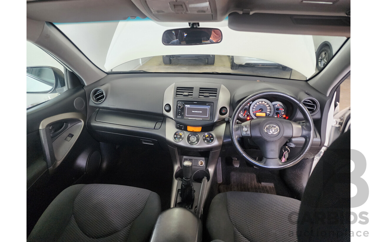 11/2011 Toyota Rav4 Cruiser (4x4) ACA33R 08 UPGRADE 4d Wagon White 2.4L