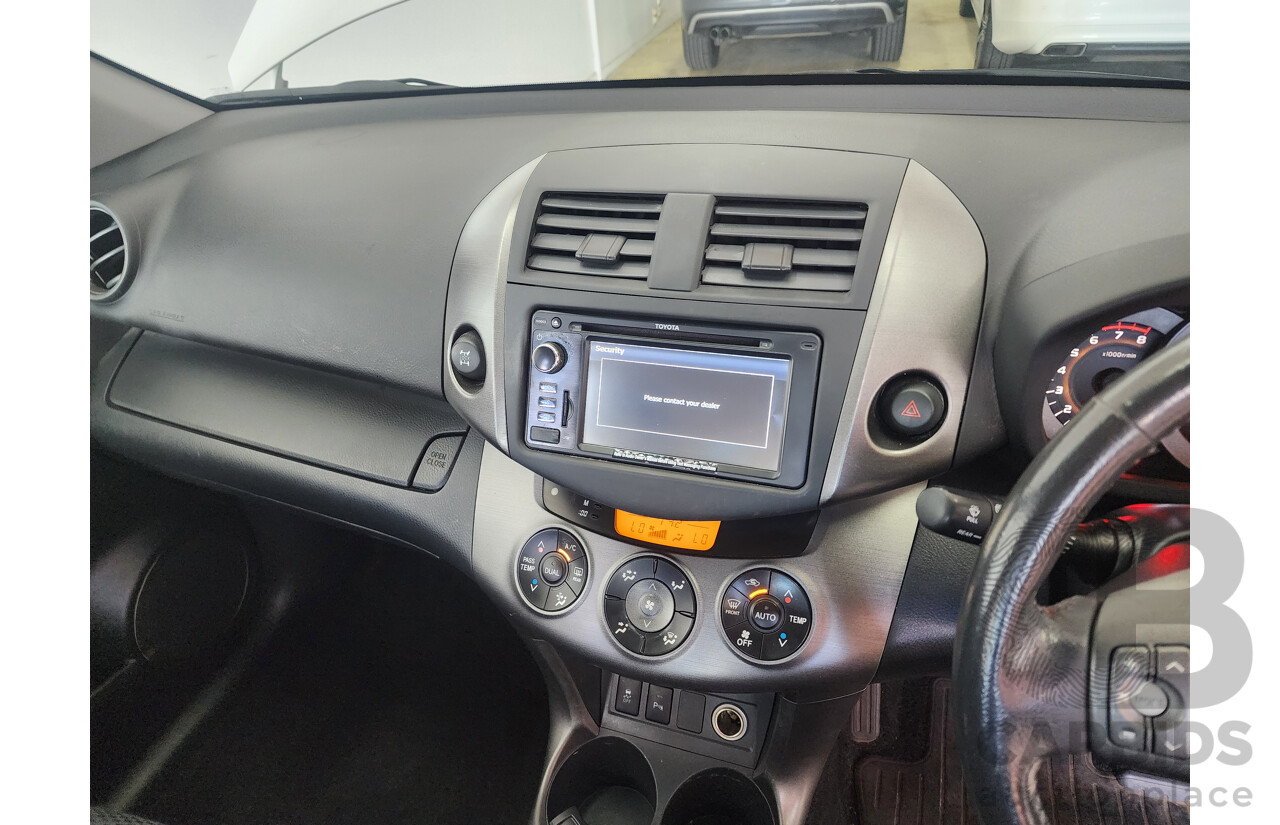 11/2011 Toyota Rav4 Cruiser (4x4) ACA33R 08 UPGRADE 4d Wagon White 2.4L