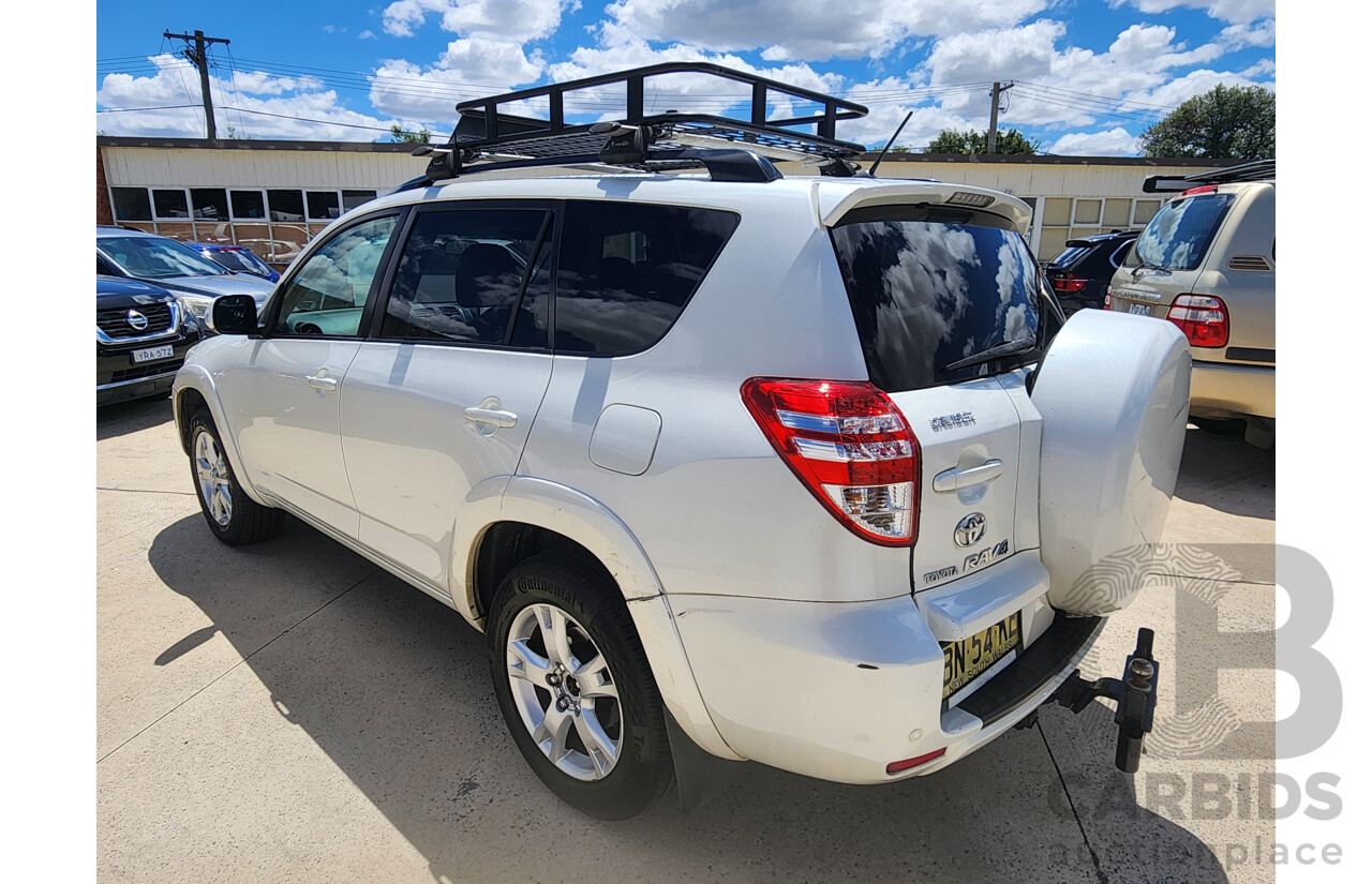 11/2011 Toyota Rav4 Cruiser (4x4) ACA33R 08 UPGRADE 4d Wagon White 2.4L