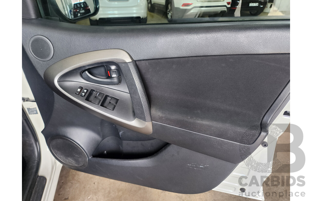 11/2011 Toyota Rav4 Cruiser (4x4) ACA33R 08 UPGRADE 4d Wagon White 2.4L