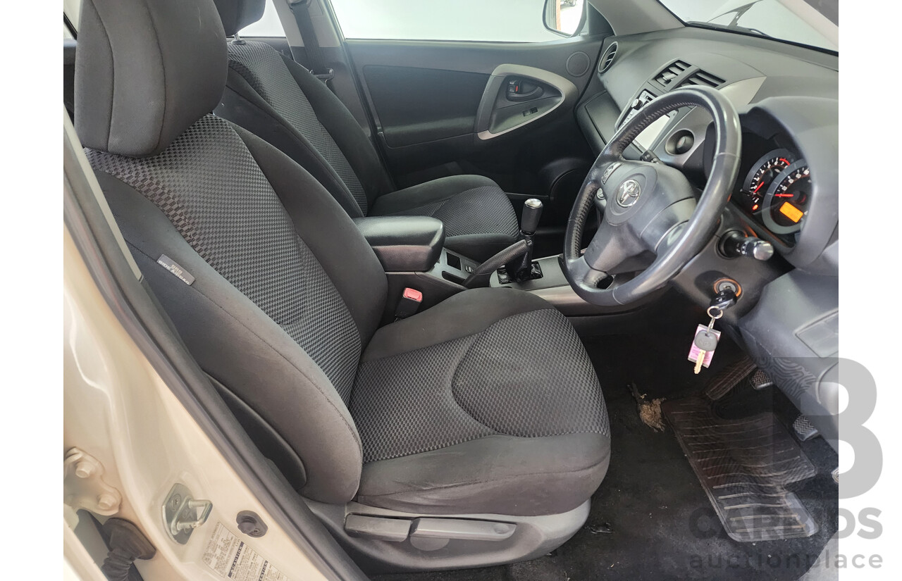 11/2011 Toyota Rav4 Cruiser (4x4) ACA33R 08 UPGRADE 4d Wagon White 2.4L