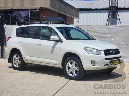11/2011 Toyota Rav4 Cruiser (4x4) ACA33R 08 UPGRADE 4d Wagon White 2.4L