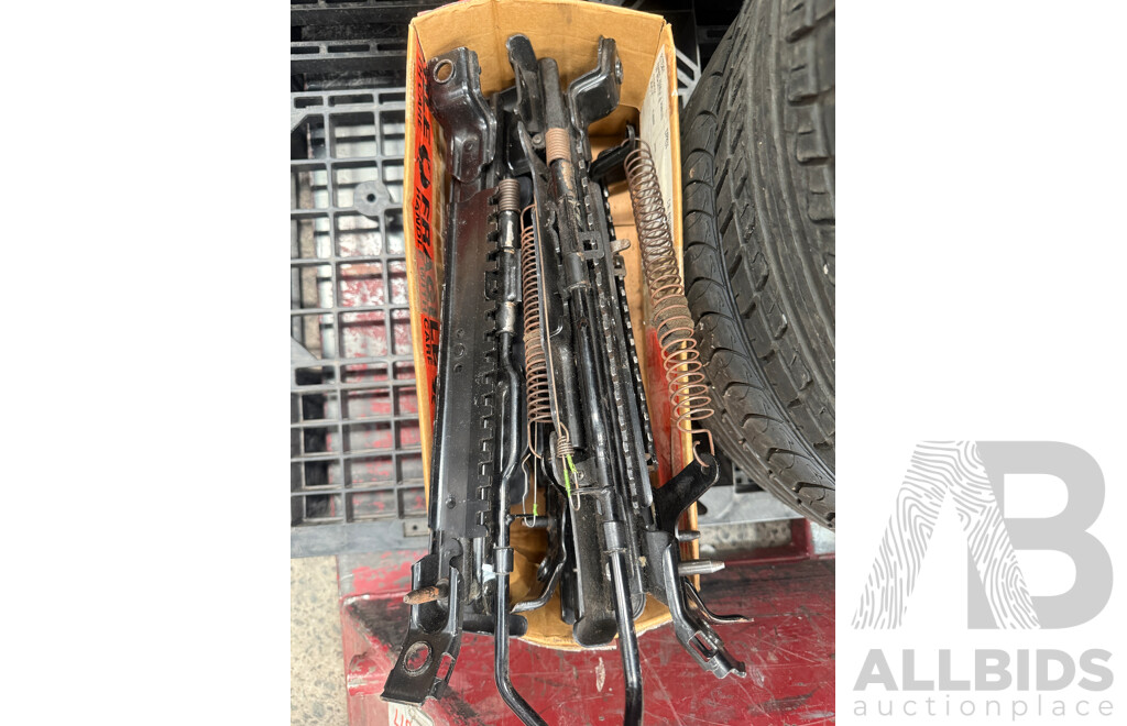 Recaro Set of 2 Racing Recliner Seats & Bolt Rails