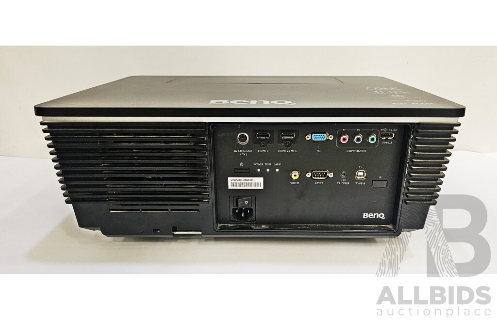 BenQ (W8000) Home Theater Projector