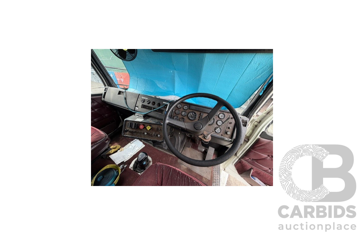 1998 Freightliner FL112 12.7L Detroit Diesel 6x4 Prime Mover