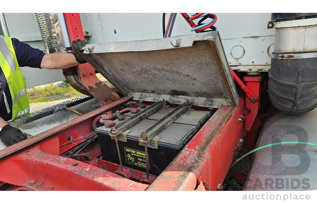 1998 Freightliner FL112 12.7L Detroit Diesel 6x4 Prime Mover