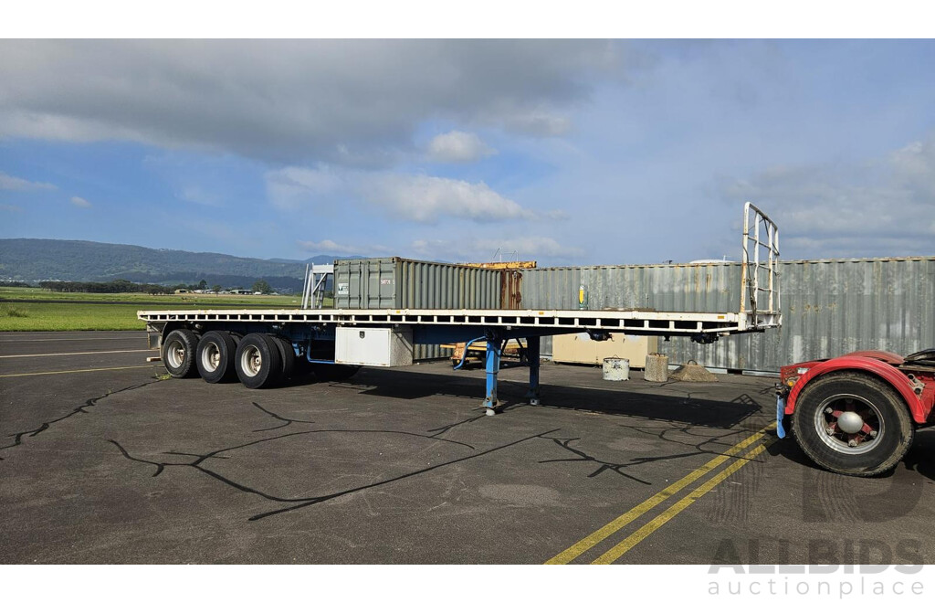 1976 Freighter Commander Triaxle Table Top 40ft Semi Trailer