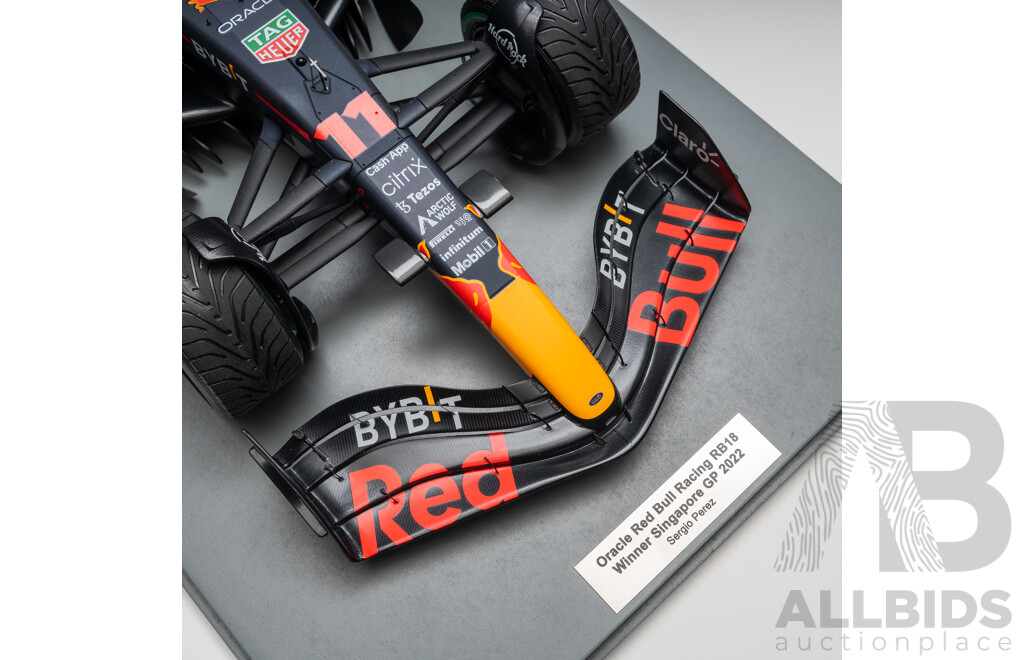 Spark Models 2022 Oracle Red Bull Racing RB18 F1 Singapore Grand Prix Winner Sergio Perez #11 57/322 - LARGE 1:12 Scale Model Car in Showcase - Brand New