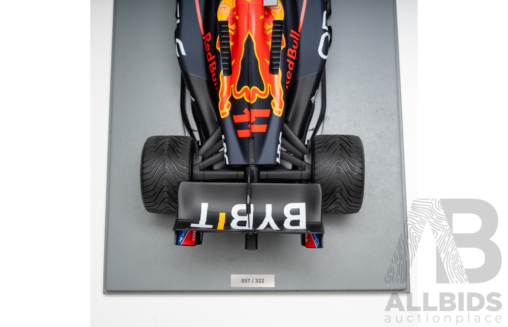 Spark Models 2022 Oracle Red Bull Racing RB18 F1 Singapore Grand Prix Winner Sergio Perez #11 57/322 - LARGE 1:12 Scale Model Car in Showcase - Brand New