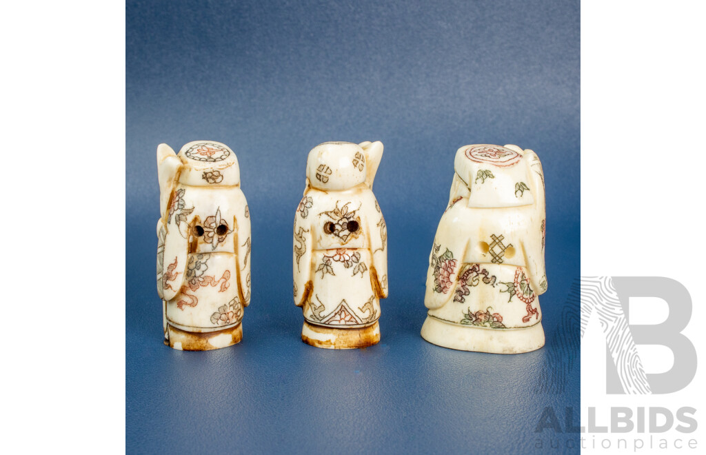 Good Set of Three Vintage Japanese Carved and Died Bone Netsuke