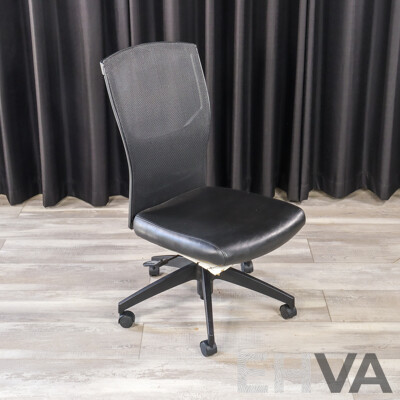 Modern Office Chair with Leather Seat and Mesh Back