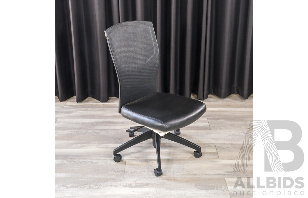 Modern Office Chair with Leather Seat and Mesh Back