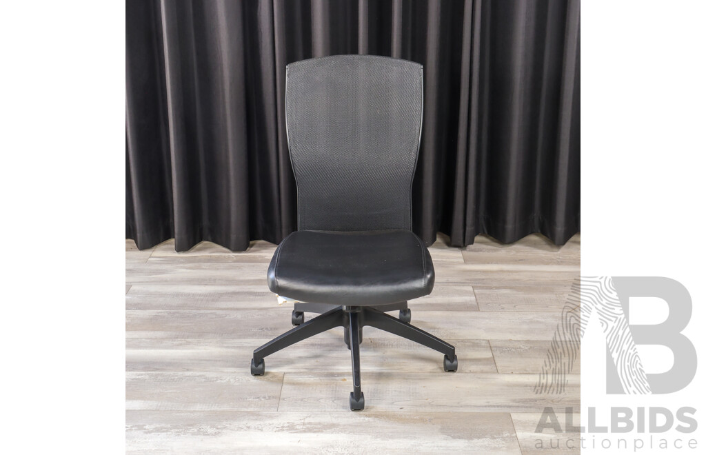 Modern Office Chair with Leather Seat and Mesh Back