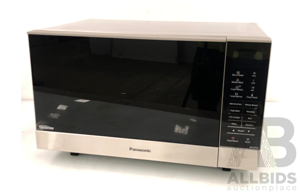 Panasonic NN-SF574S 1000W Inverter Microwave Oven